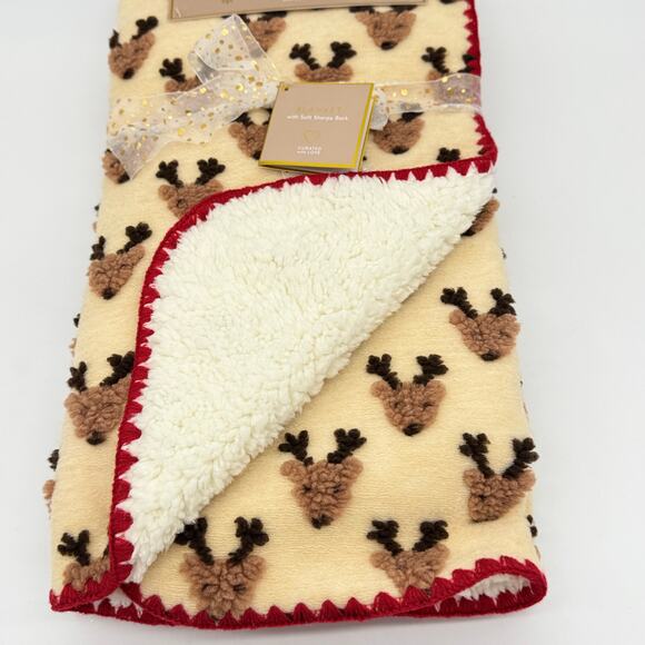 Chickpea Sherpa Christmas Reindeer Baby Blanket NEW - Picture 3 of 4
